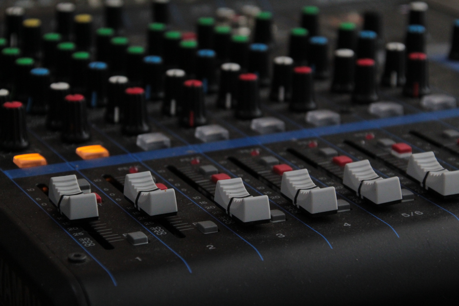 The Best Audio Mixers for Medium Sized Events