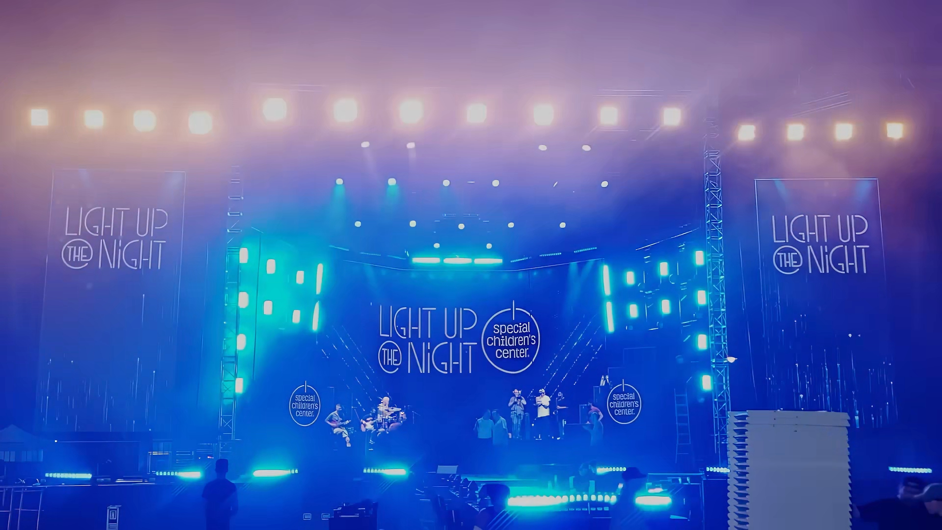 MA Lighting Consoles Coordinating 3,000+ Fixtures Across Multi-Stage Shows